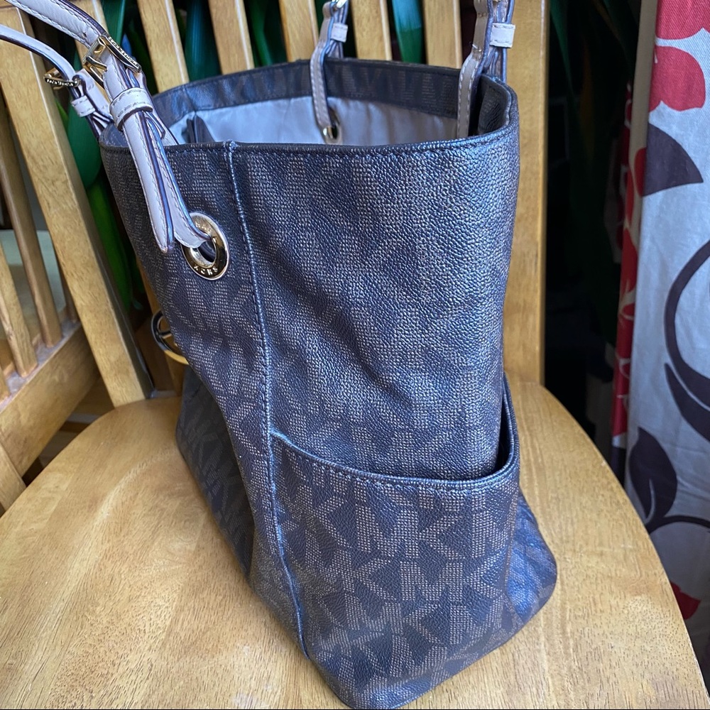 Michael Kors Brown Signature Jet Set Tote Bag - Picture 4 of 11